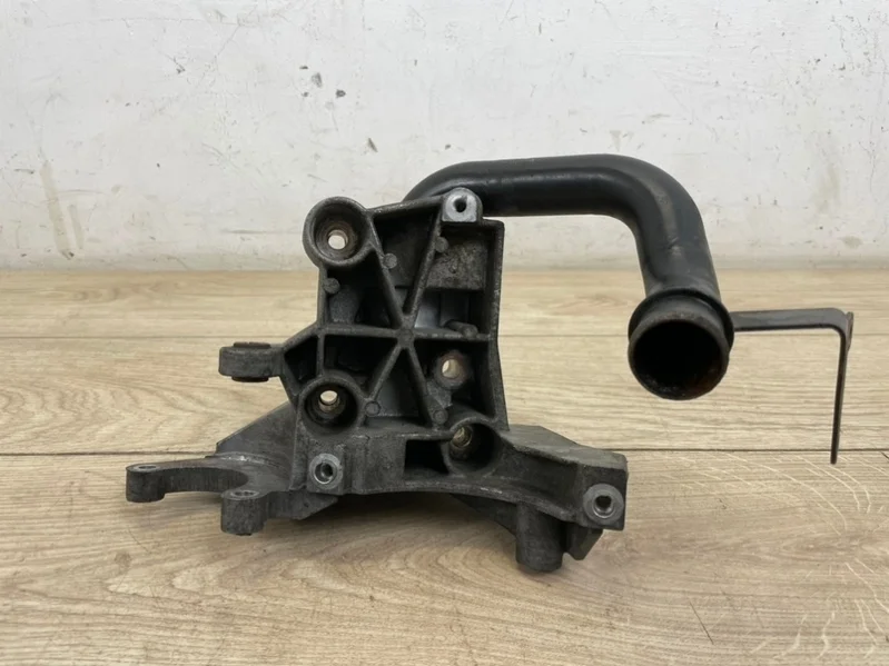 Кронштейн гидроусилителя VW Touareg GP -Line 2007 7L