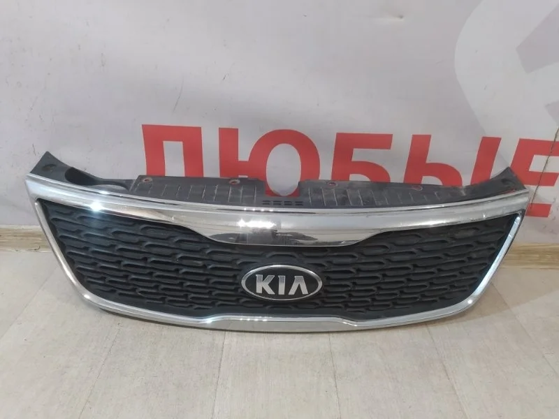 Решетка радиатора Kia Sorento 2 2011-2016