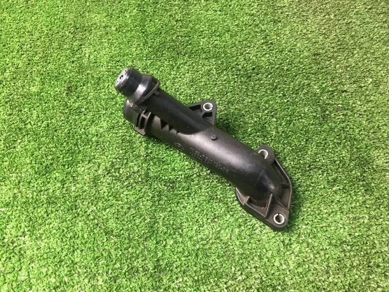 Соединительный патрубок BMW 320i E90