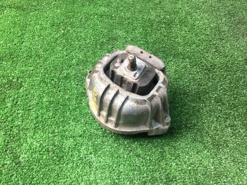 Подушка двигателя BMW X1 2.0D 2010 E84