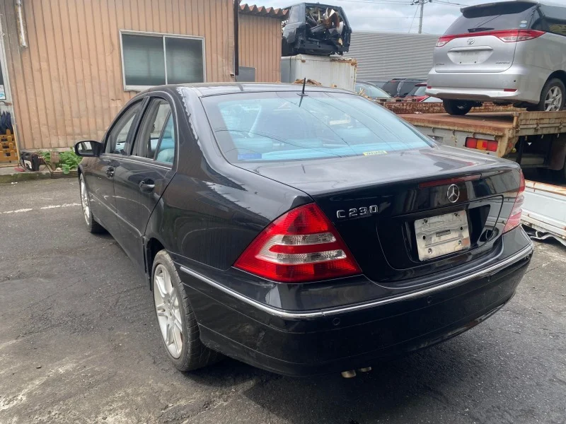 Продажа Mercedes-Benz C class 2.5 (204Hp) (272.920) RWD AT по запчастям