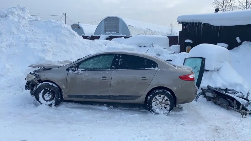 Продажа Renault Fluence 1.6 (106Hp) (K4M 838) FWD MT по запчастям