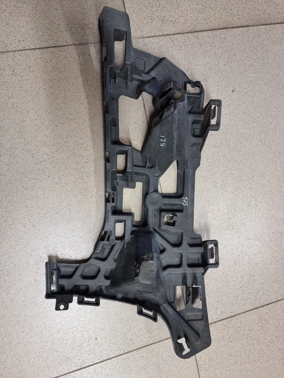 Кронштейн переднего бампера правый Volvo xc90 2 2014-2019 Volvo XC90 II L 2014-2019