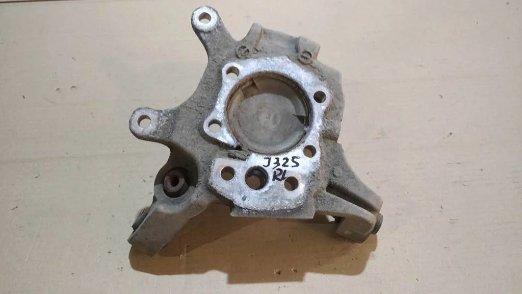 Б.у. цапфа NISSAN TEANA J32 NISSAN TEANA J32
