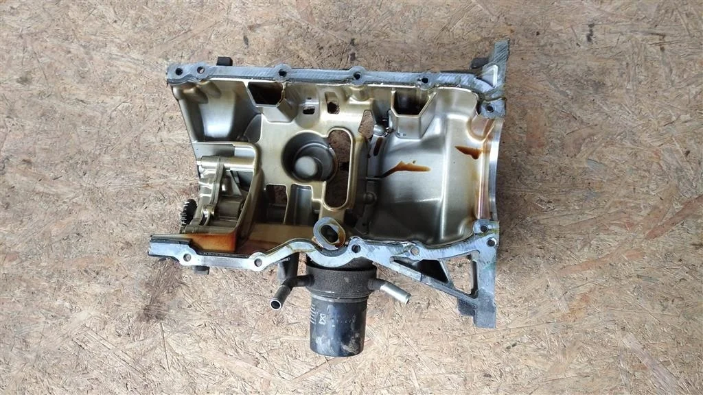 Б.у. поддон картера NISSAN JUKE F15E NISSAN JUKE F15E