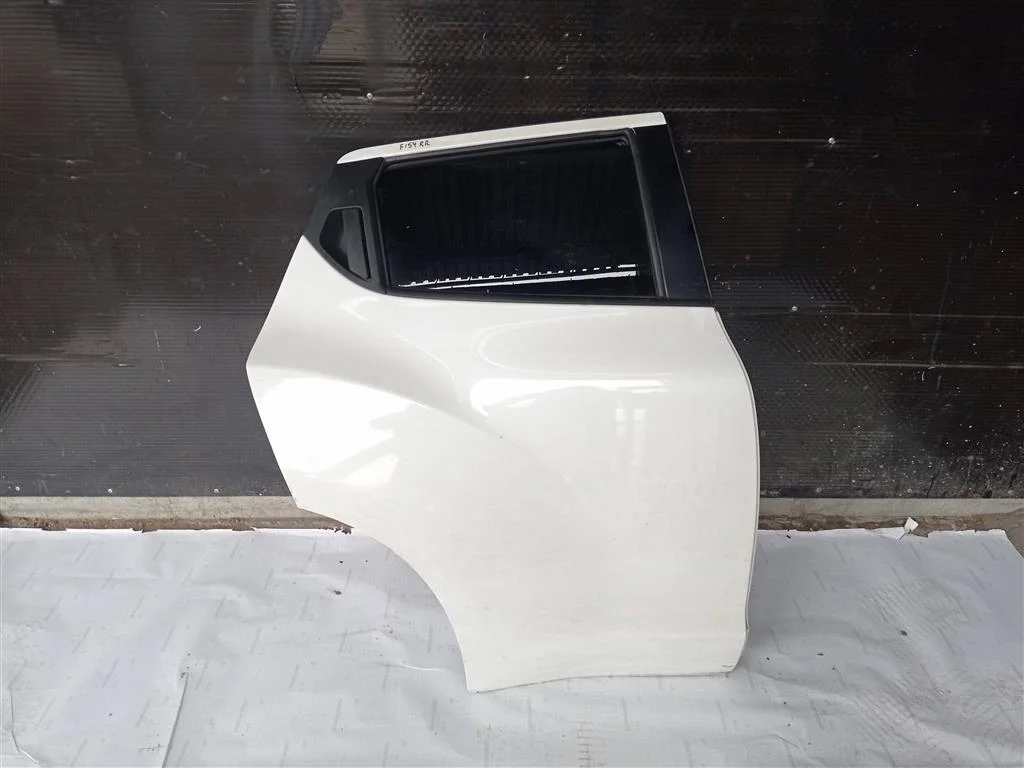 Б.у. дверь NISSAN JUKE F15E NISSAN JUKE F15E