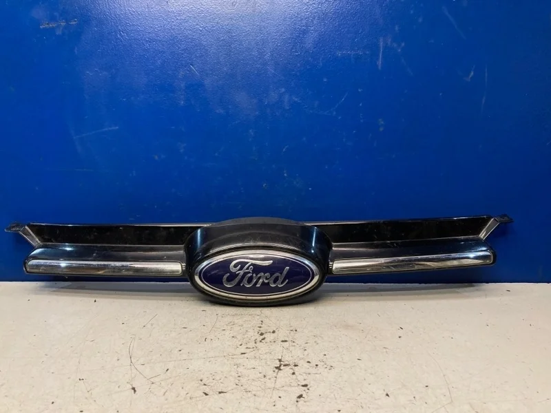 Решетка радиатора Ford Focus 3 2011-2015 BM518200C