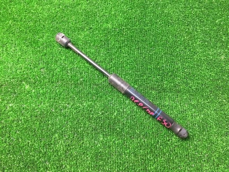 Амортизатор капота BMW F30