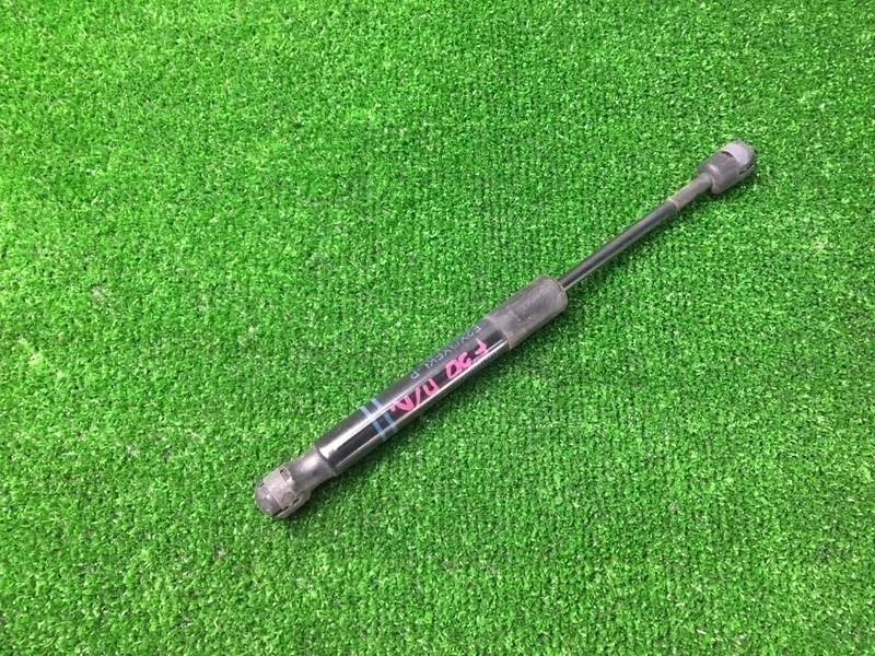 Амортизатор капота BMW F30