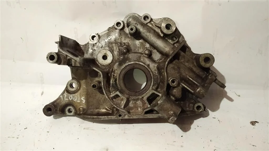 Б.у. масляный насос TOYOTA LAND CRUISER J200 TOYOTA LAND CRUISER J200