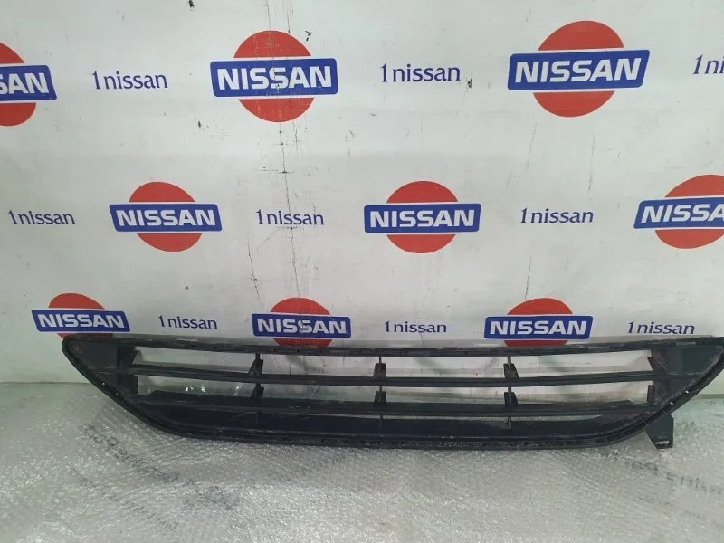 Решетка в бампер Nissan 08.04.2023 622546FR0A, передняя