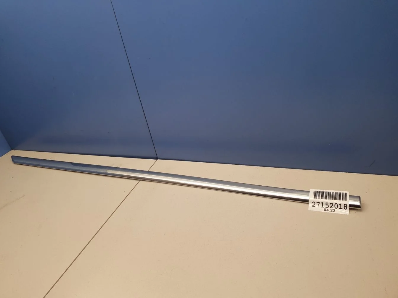 Молдинг двери левый передний для Cadillac XT5 2016-