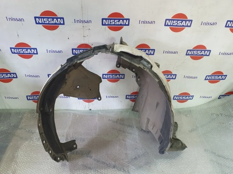 Подкрылок Nissan 08.04.2023 638424CB0B, передний правый