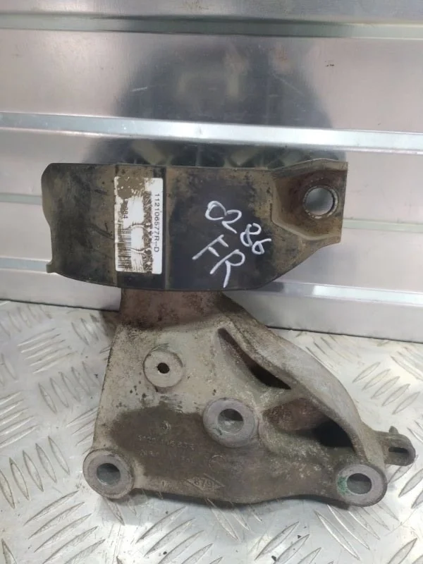 Подушка двигателя Renault Logan 2014-2018 112840565R L8 K7M, передняя правая