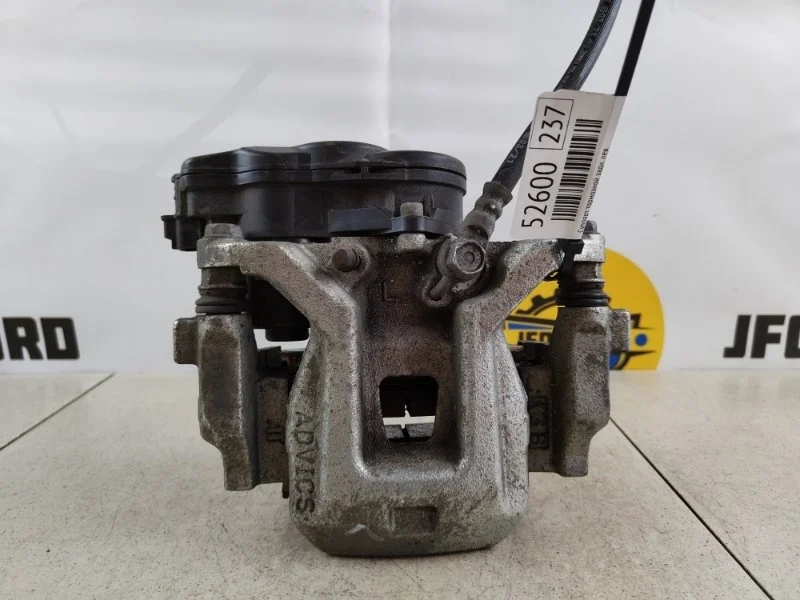 Суппорт тормозной Lexus NX300 2021 AYZ15