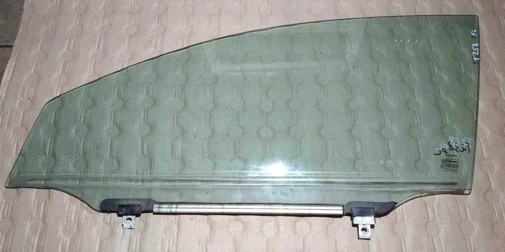 Б.у. стекло двери TOYOTA AVENSIS AZT250 TOYOTA AVENSIS AZT250