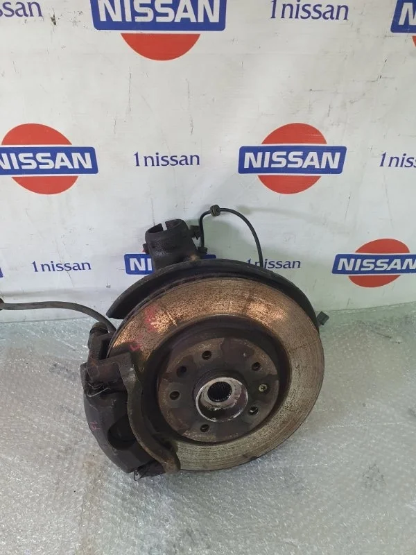 Кулак поворотный Nissan Qashqai 2014 400154EA0A J11 HRA2, передний левый