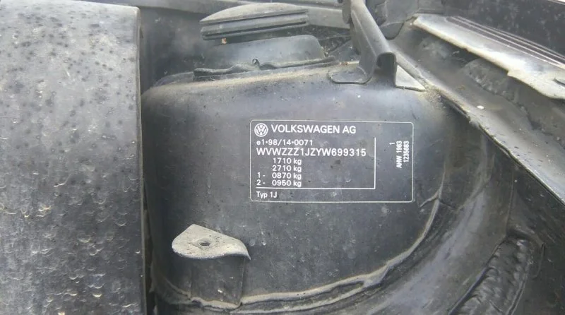 Продажа Volkswagen Bora 1.6 (101Hp) (AEH) FWD AT по запчастям