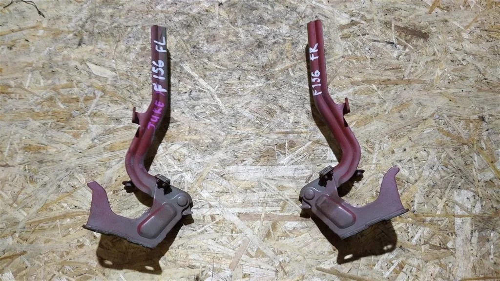 Б.у. петля капота (2шт) NISSAN JUKE F15E NISSAN JUKE F15E