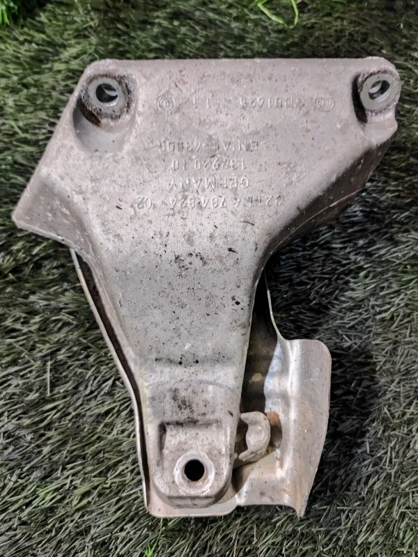 Кронштейн двигателя BMW 328iX F30