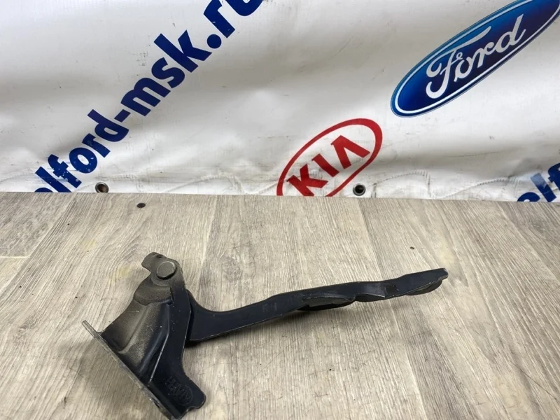 Петля капота KIA SPORTAGE 2004-2006 5 DR WAGON