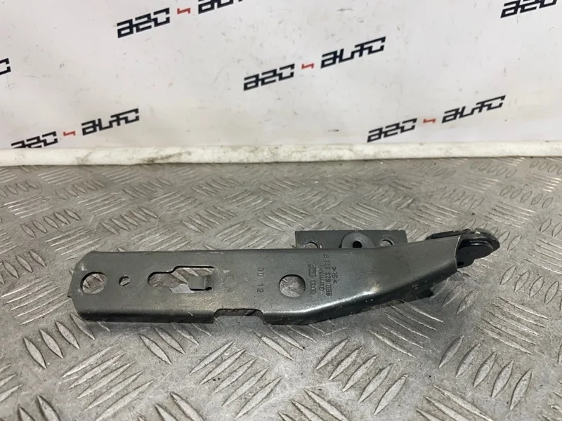 Петля капота Audi A4 2008 8E0823302F B7, правая