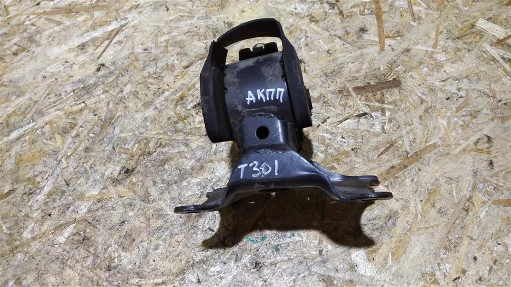 Б.у. опора двигателя NISSAN X-TRAIL T30 NISSAN X-TRAIL T30