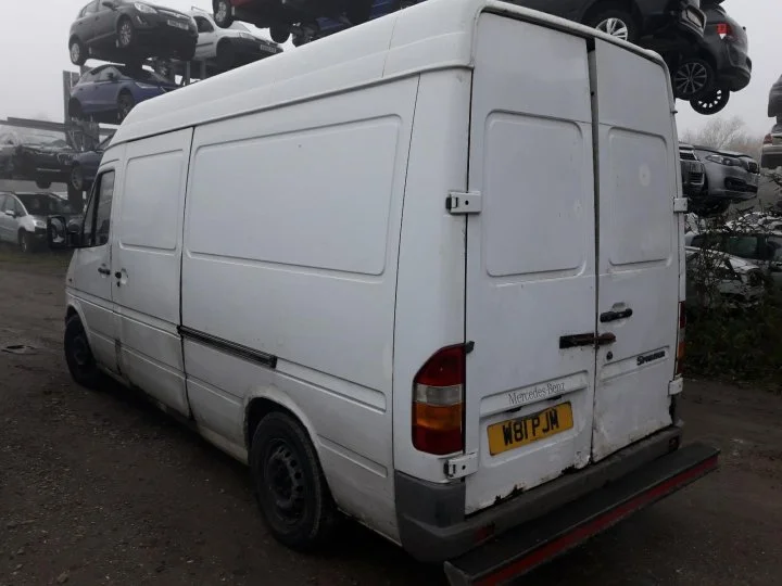 Продажа Mercedes-Benz Sprinter 2.1D (109Hp) (611.981) RWD MT по запчастям