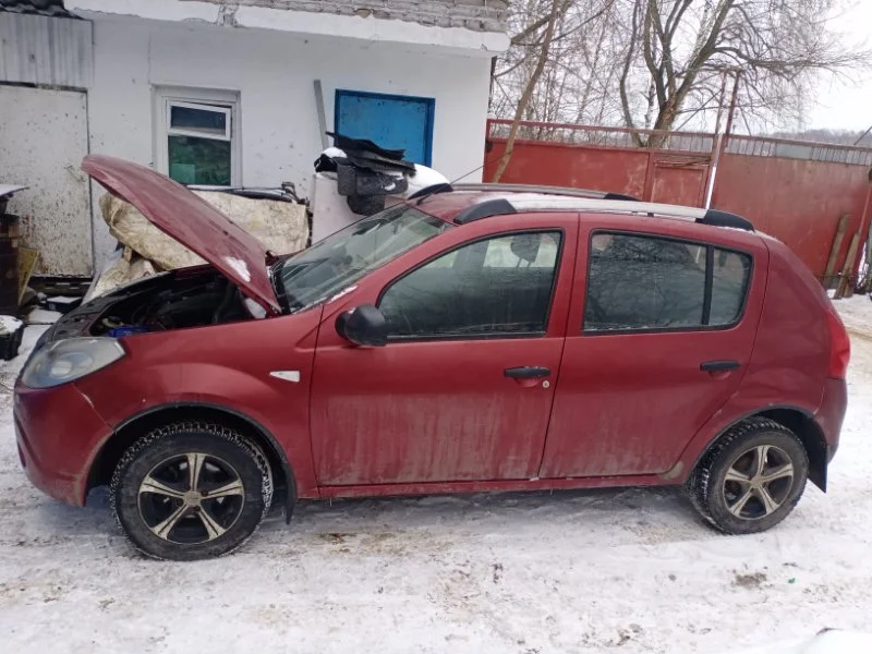 Продажа Renault Sandero 1.4 (72Hp) (K7J LPG) FWD MT по запчастям