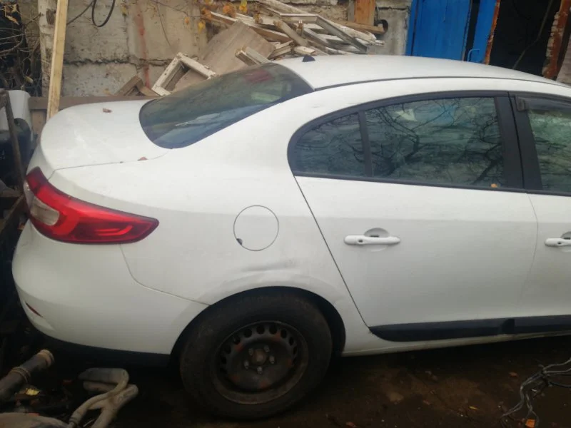 Продажа Renault Fluence 1.6 (106Hp) (K4M 838) FWD MT по запчастям