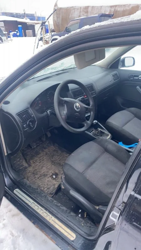 Продажа Volkswagen Golf 1.4 (75Hp) (AXP) FWD MT по запчастям