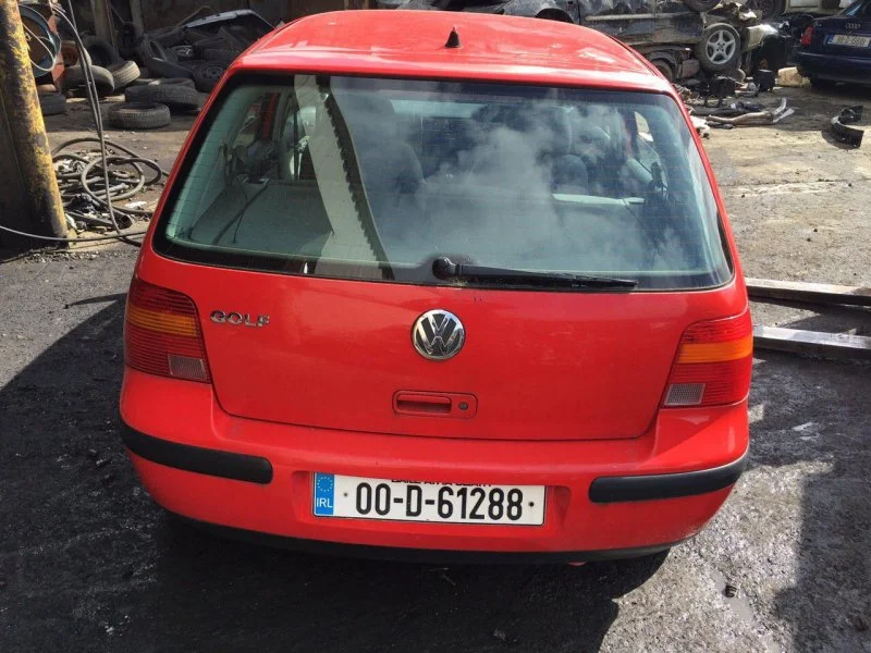 Продажа Volkswagen Golf 1.4 (75Hp) (APE) FWD MT по запчастям