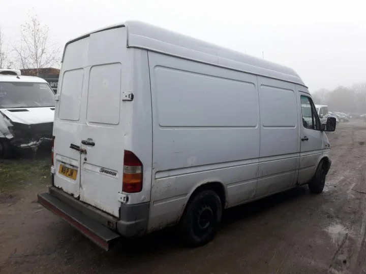 Продажа Mercedes-Benz Sprinter 2.1D (109Hp) (611.981) RWD MT по запчастям