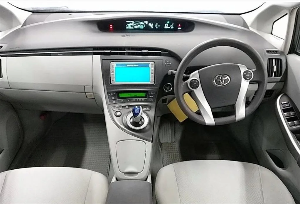 Продажа Toyota Prius 1.8 (99Hp) (2ZR-FXE) FWD CVT по запчастям