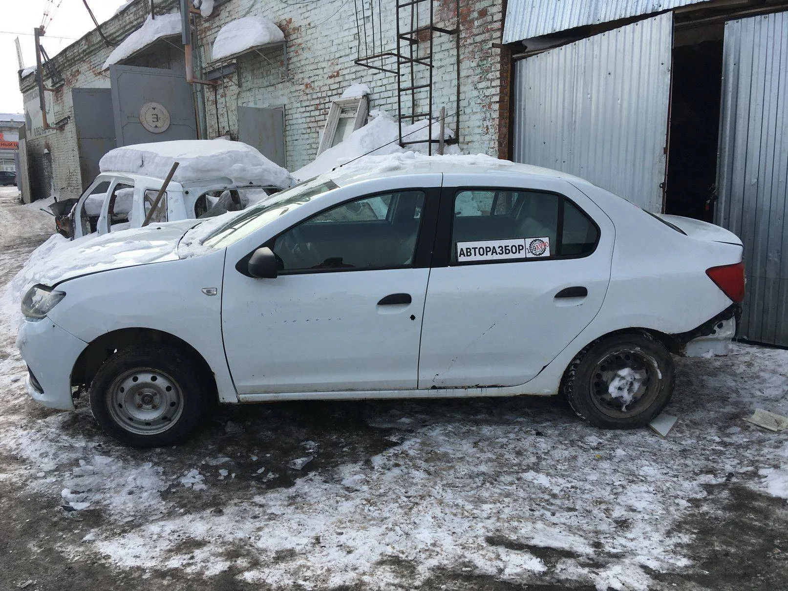 Продажа Renault Logan 1.6 (82Hp) (K7M 812) FWD MT по запчастям