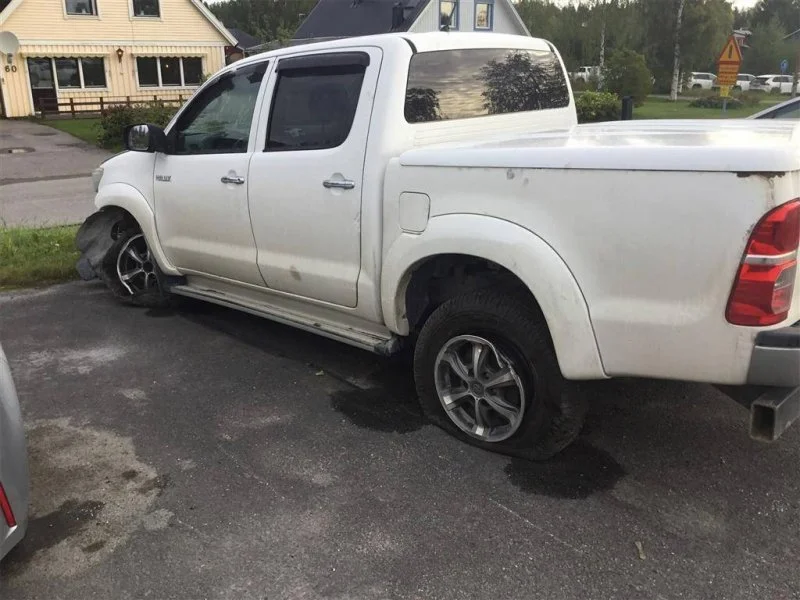 Продажа Toyota Hilux Pick Up 3.0D (171Hp) (1KD-FTV) 4WD AT по запчастям