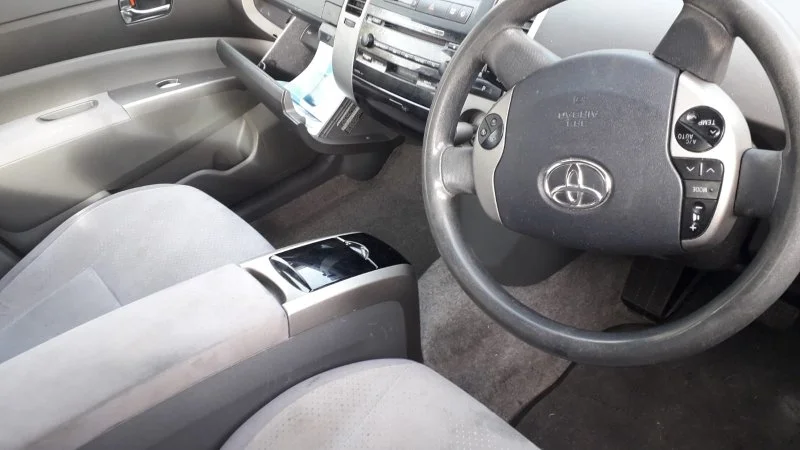 Продажа Toyota Prius 1.5H (78Hp) (1NZE) FWD AT по запчастям