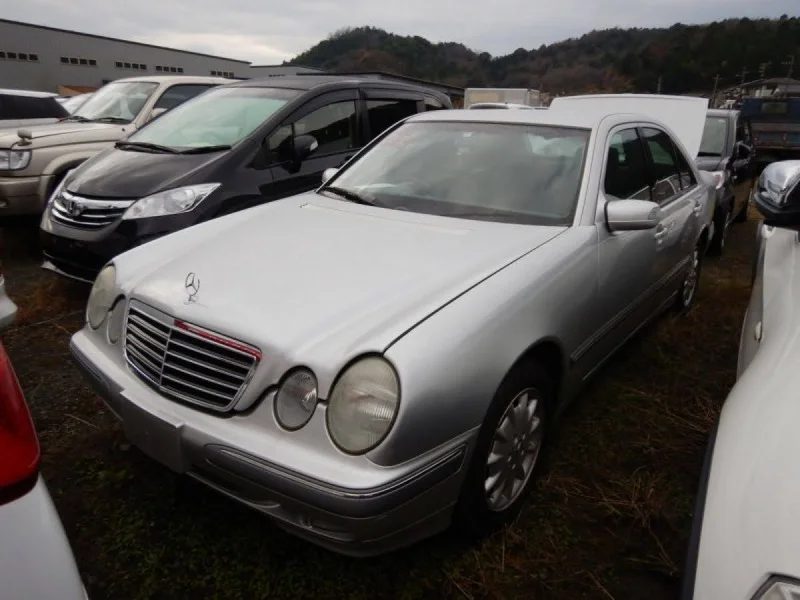 Продажа Mercedes-Benz E class 2.4 (170Hp) (112.911) RWD MT по запчастям