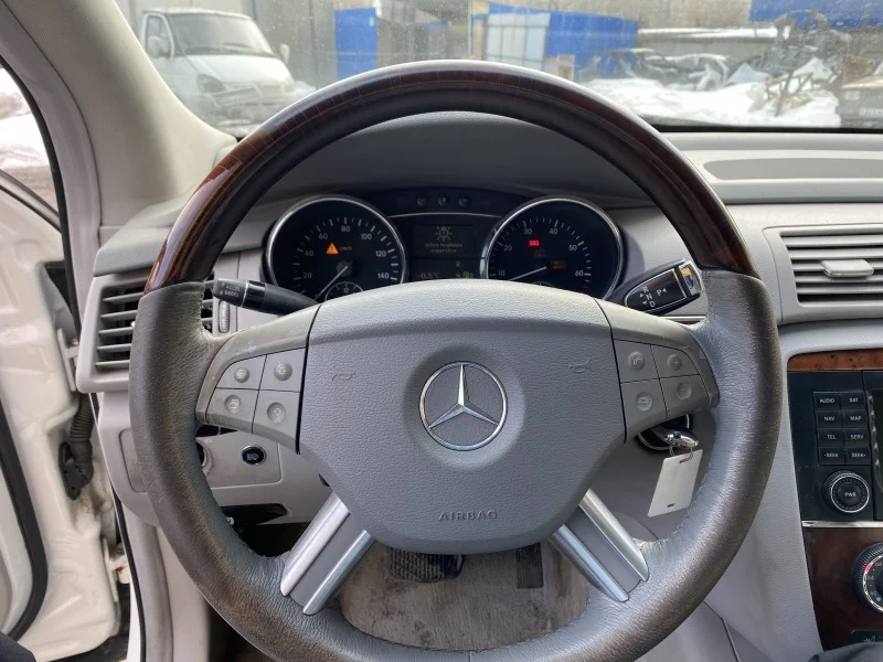 Продажа Mercedes-Benz R class 5.0 (306Hp) (113.971) RWD AT по запчастям