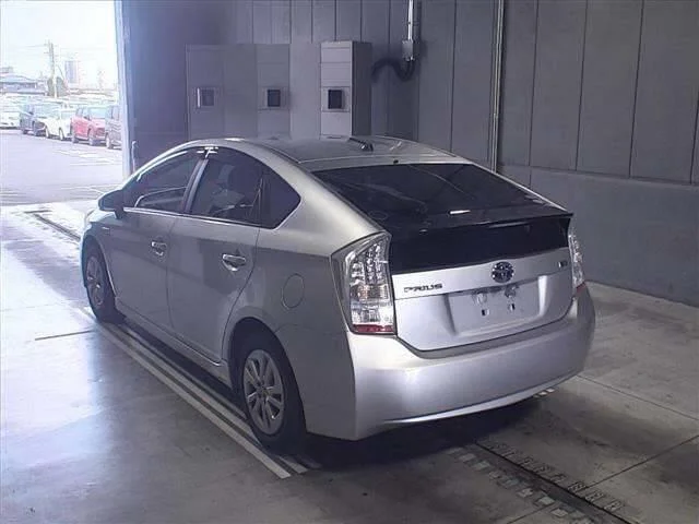 Продажа Toyota Prius 1.8 (99Hp) (2ZR-FXE) FWD CVT по запчастям