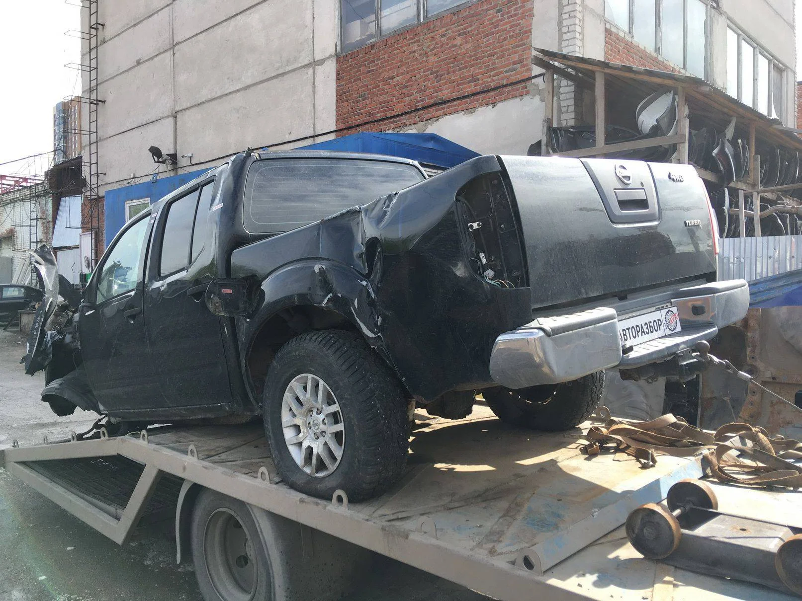 Продажа Nissan Navara 2.5D (174Hp) (YD25DDTI) 4WD MT по запчастям