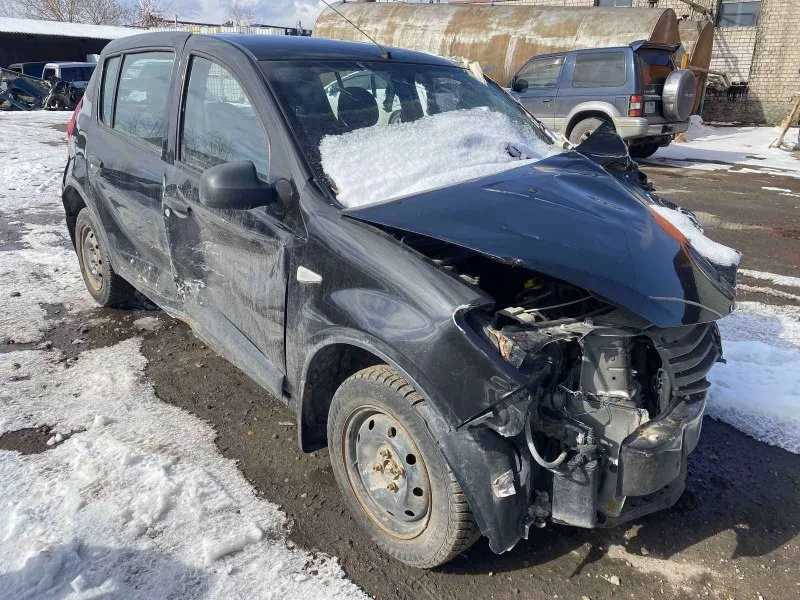 Продажа Renault Sandero 1.4 (75Hp) (K7J A710) FWD MT по запчастям