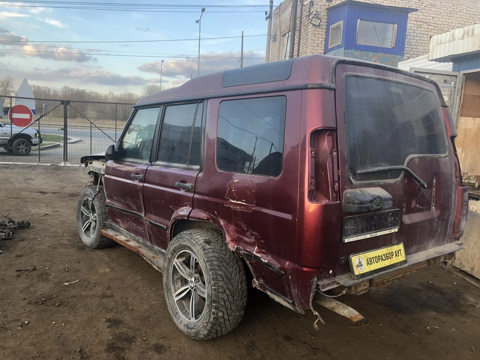 Продажа Land Rover Discovery 2.5D (133Hp) (TD5) 4WD AT по запчастям