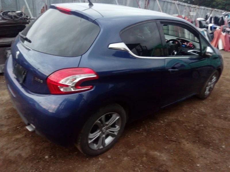 Продажа Peugeot 208 1.2 (82Hp) (EB2) FWD MT по запчастям