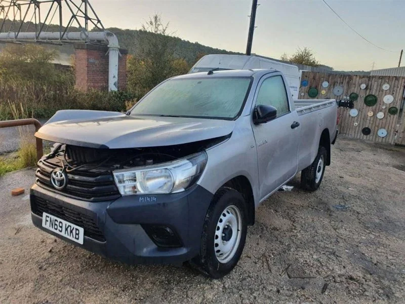 Продажа Toyota Hilux Pick Up 2.4D (150Hp) (2GD-FTV) 4WD MT по запчастям