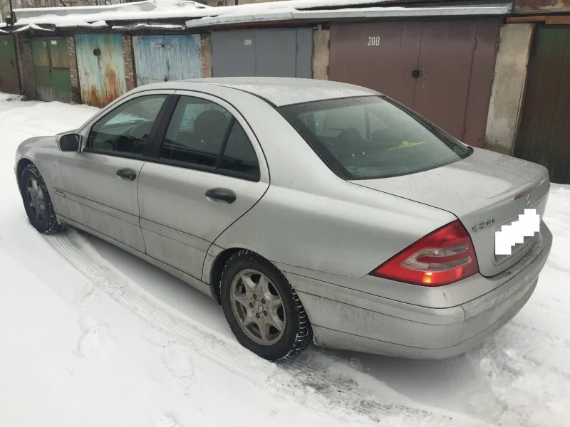 Продажа Mercedes-Benz C class 2.0D (88Hp) (604.915) RWD AT по запчастям