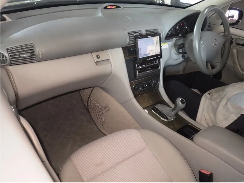 Продажа Mercedes-Benz C class 2.5 (204Hp) (272.920) RWD AT по запчастям