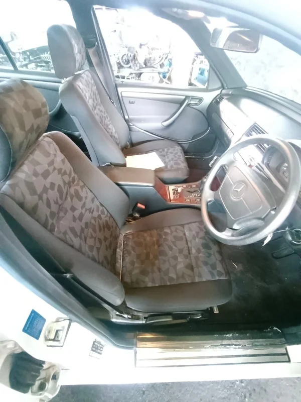 Продажа Mercedes-Benz C class 2.2 (150Hp) (111.961) RWD AT по запчастям