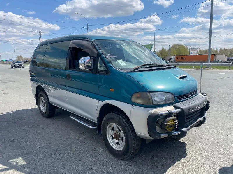 Продажа Mitsubishi Delica 2.8D (140Hp) (4M40) 4WD AT по запчастям