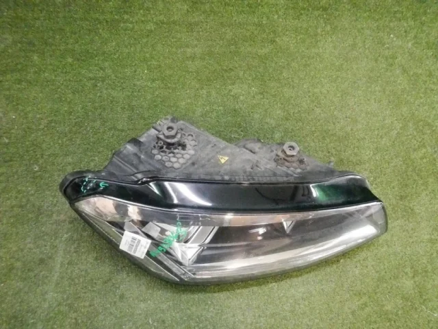 Фара правая для Volkswagen Caddy IV (2K) 2015-2020 на фотографиях